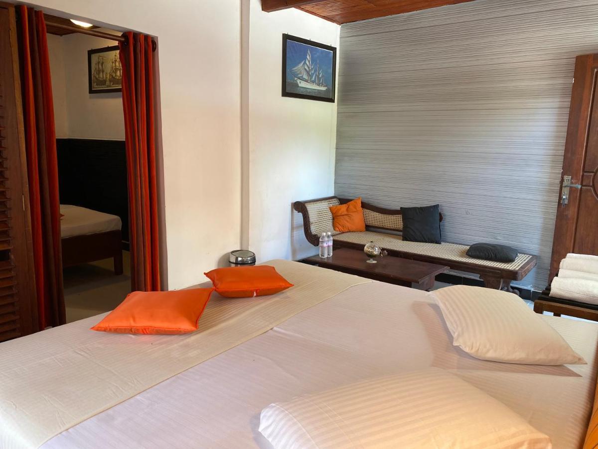 Beach Walk Hotel Unawatuna Bagian luar foto